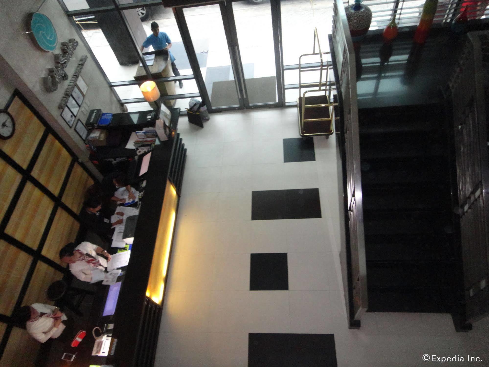 City Suites Ramos Tower Cebu Exteriör bild