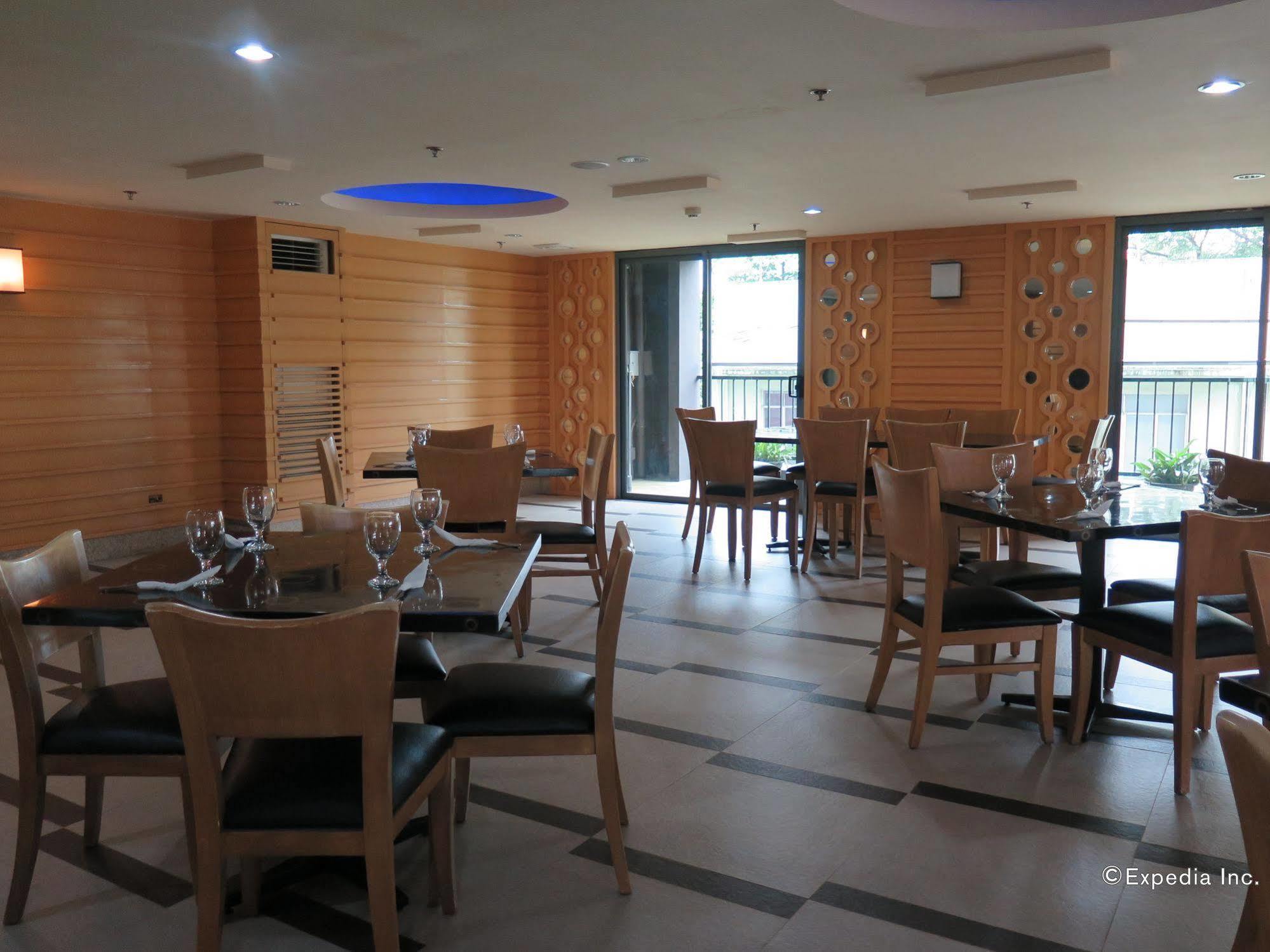City Suites Ramos Tower Cebu Exteriör bild
