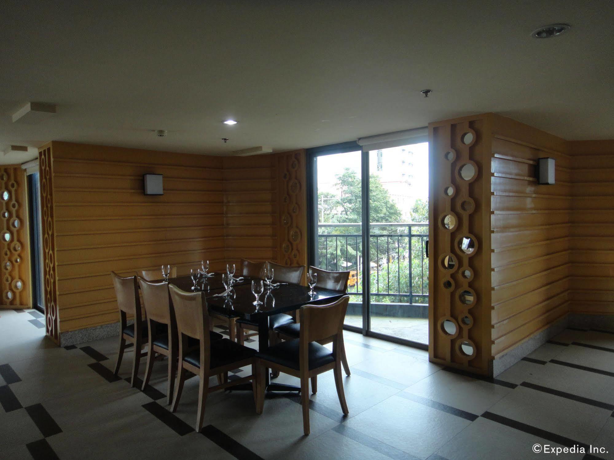 City Suites Ramos Tower Cebu Exteriör bild