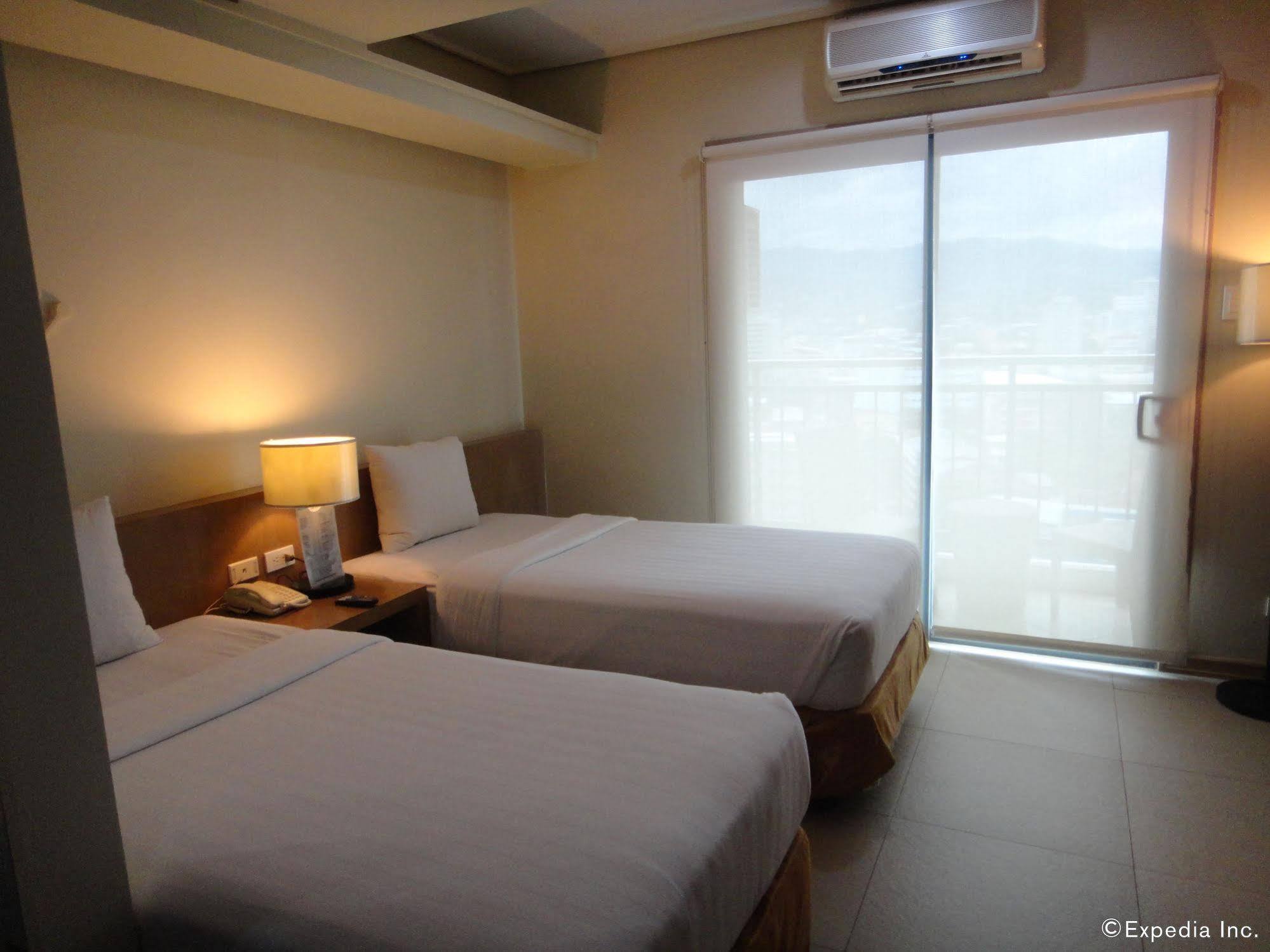 City Suites Ramos Tower Cebu Exteriör bild