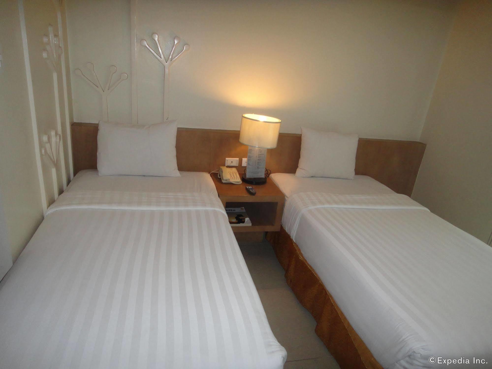 City Suites Ramos Tower Cebu Exteriör bild