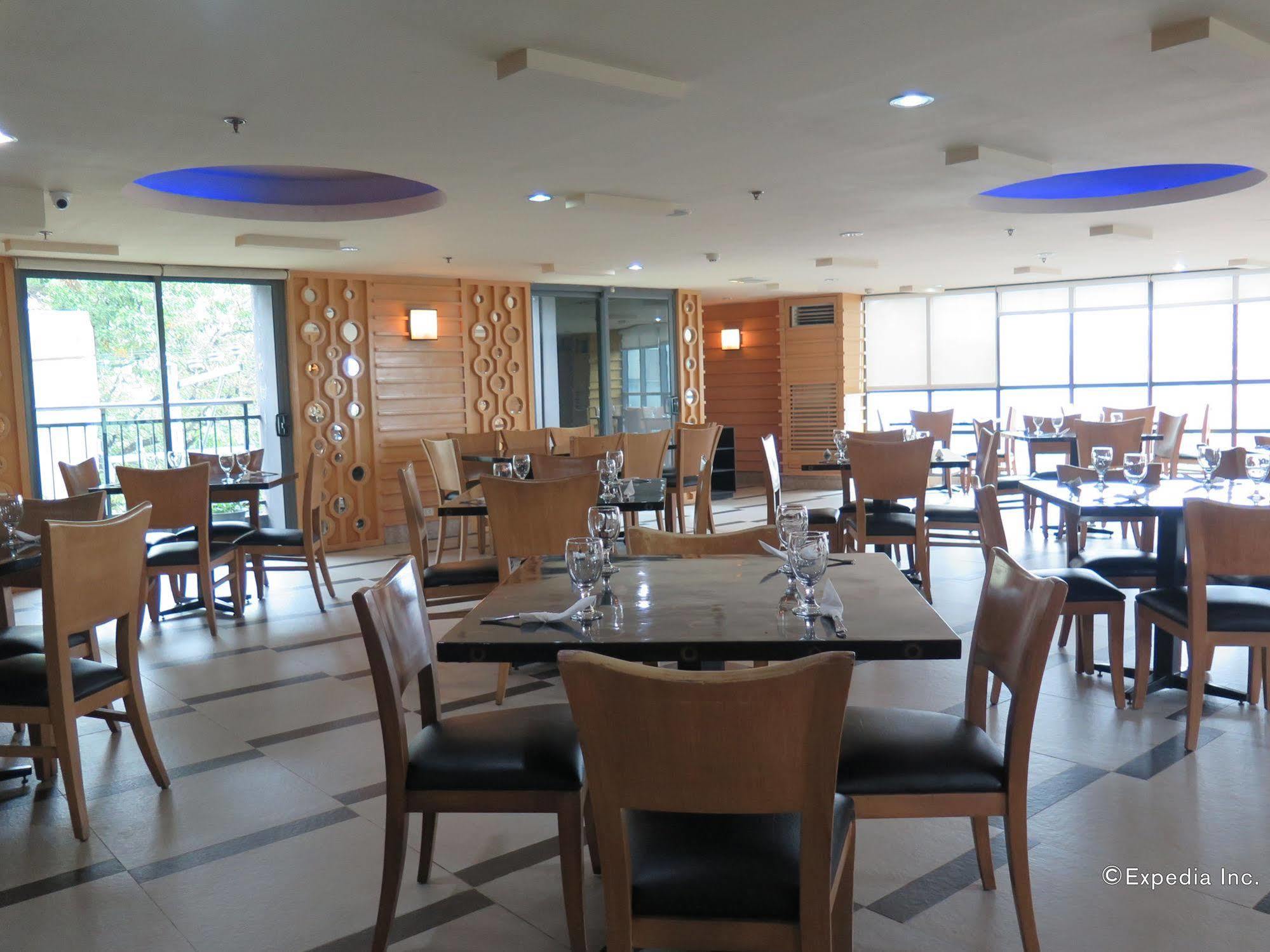 City Suites Ramos Tower Cebu Exteriör bild