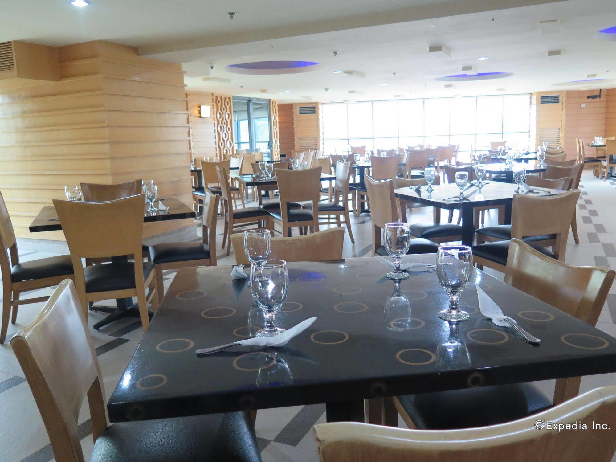City Suites Ramos Tower Cebu Exteriör bild
