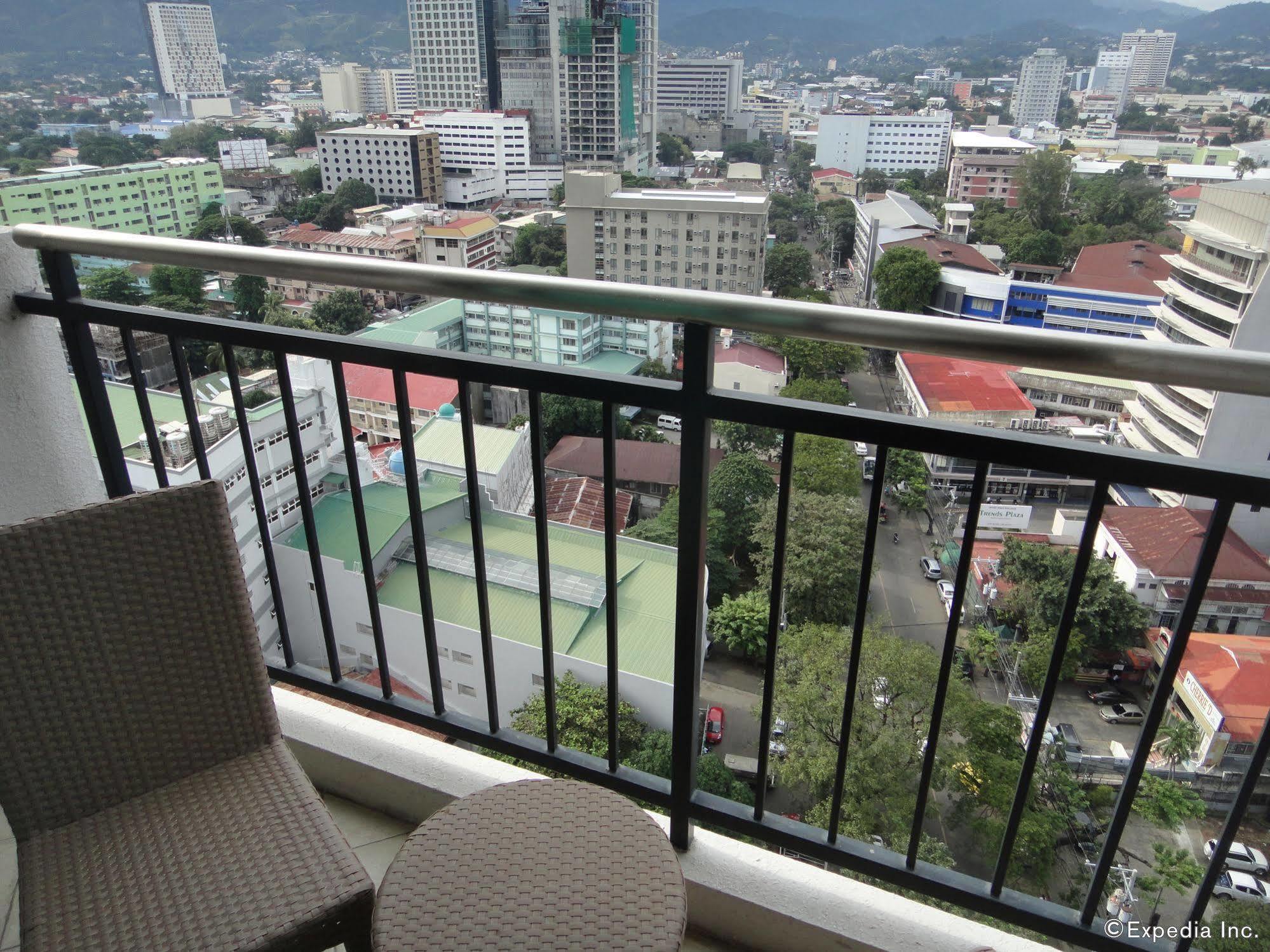 City Suites Ramos Tower Cebu Exteriör bild