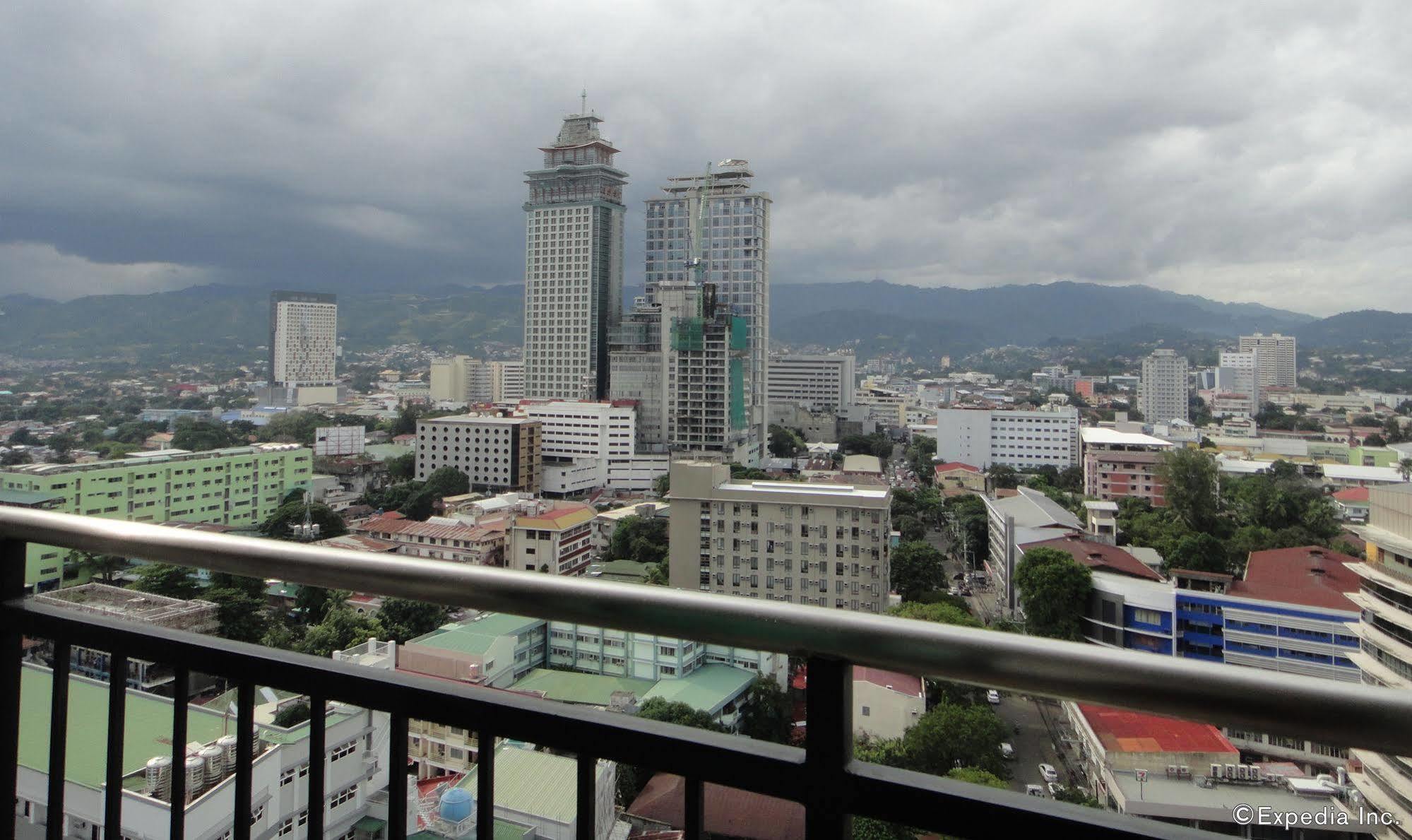 City Suites Ramos Tower Cebu Exteriör bild